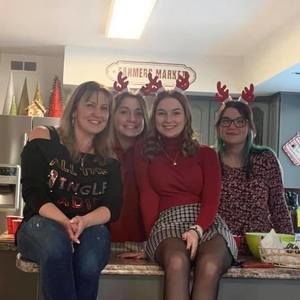 Meet your Posher, Angela